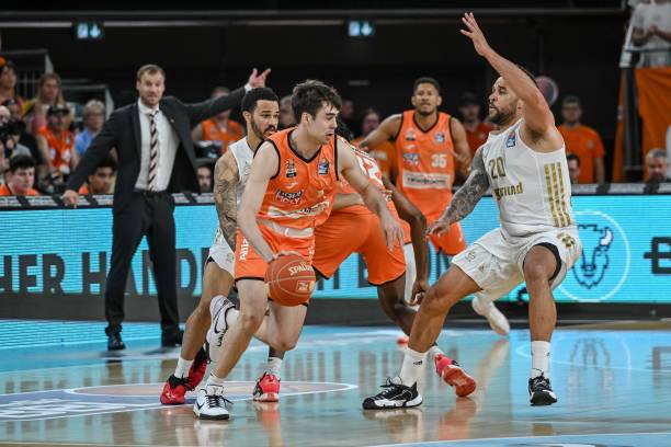 其中4次命 其中4次命